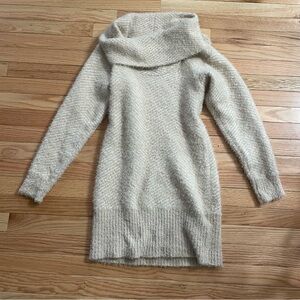 XOXO Oatmeal Knit Sweater Womens Medium Cozy Neutral Winter Minimalist Coquette